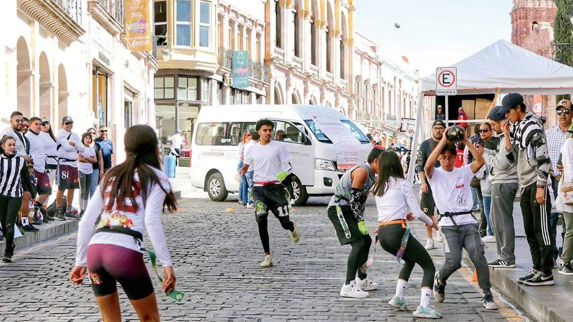 Celebración del día de la familia en el centro de la ciudad de Zacatecas